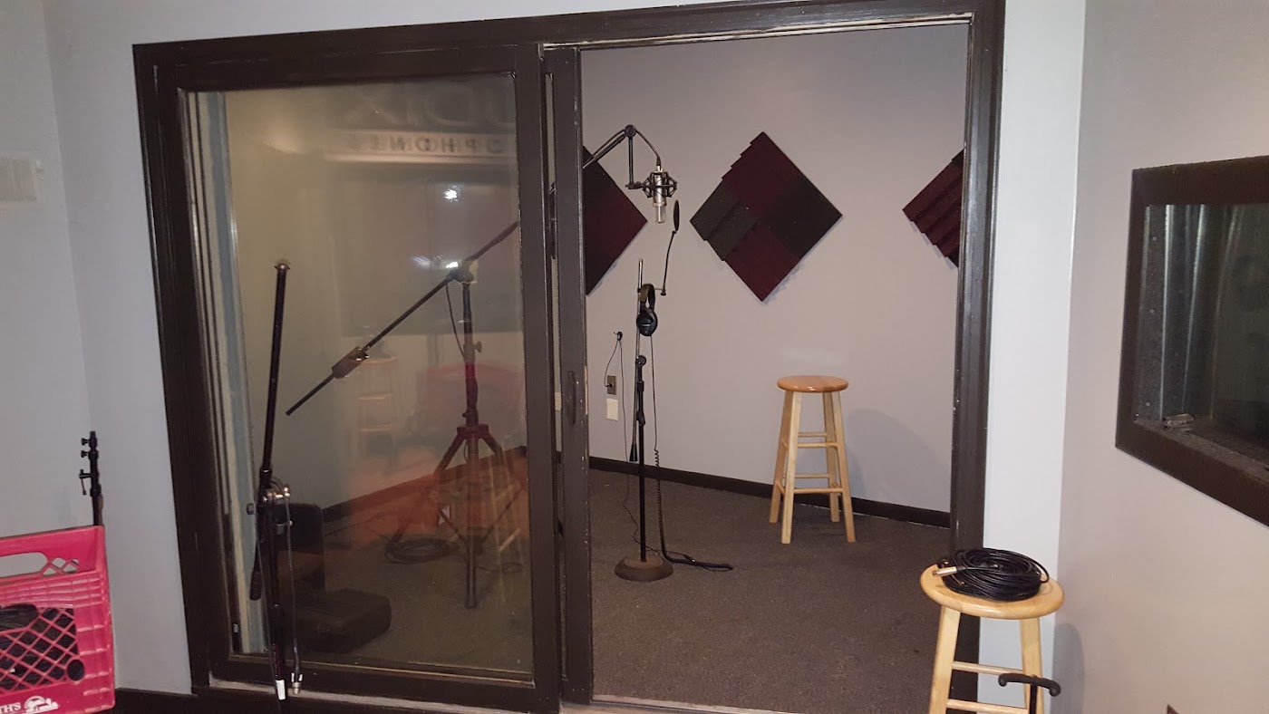 Real studio photo for Mindsound Studio