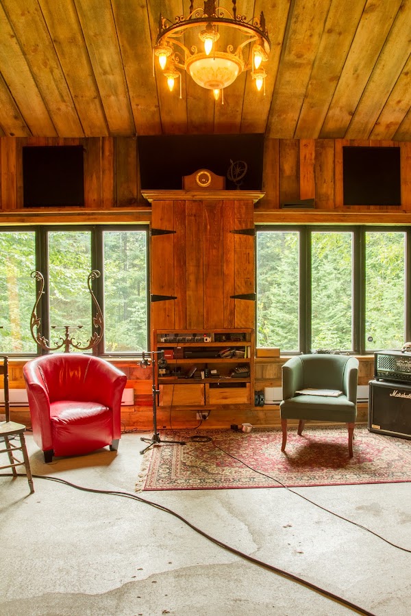 Recording studio interior for Le studio Newton recording studio